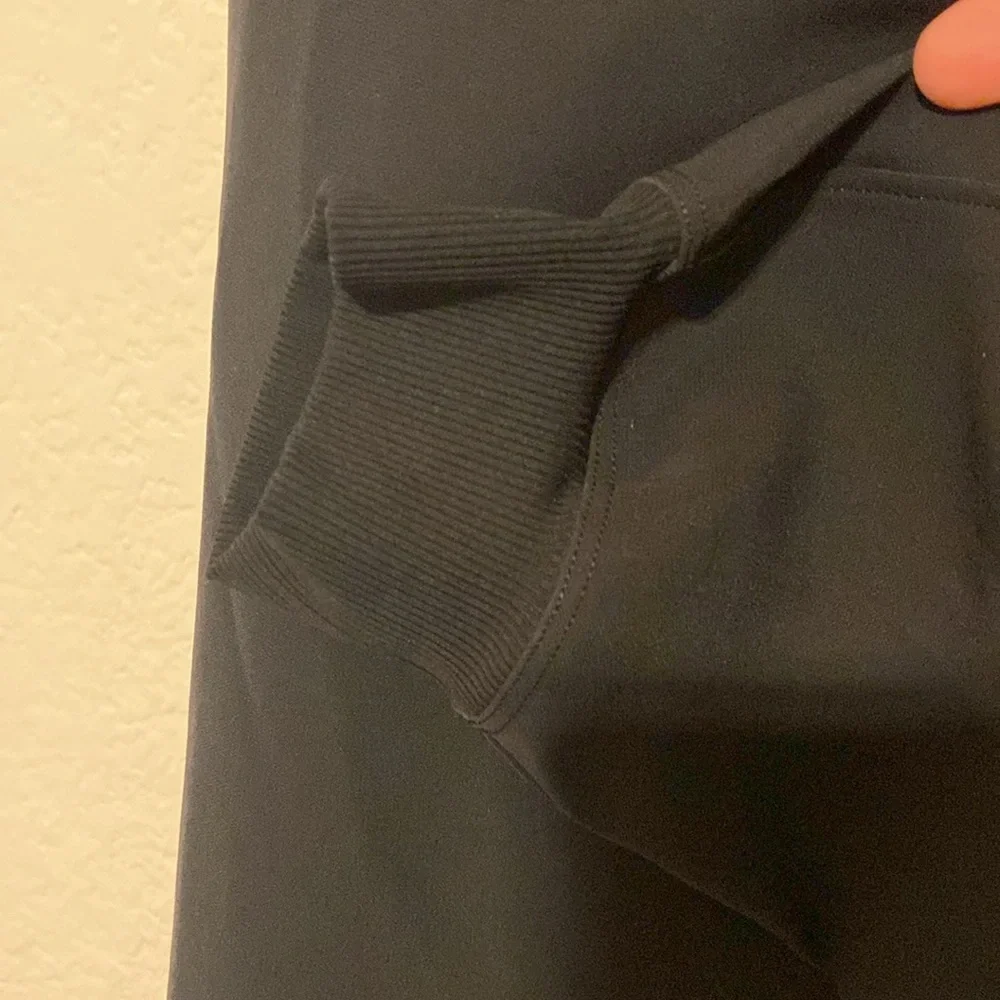 Brand new Lululemon On the fly jogger*woven - Picture 10 of 10